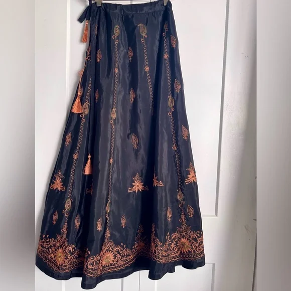 S Coldwater Creek Soft Romance Maxi Skirt STUNNING Embroidered Black Coral - Picture 2 of 8